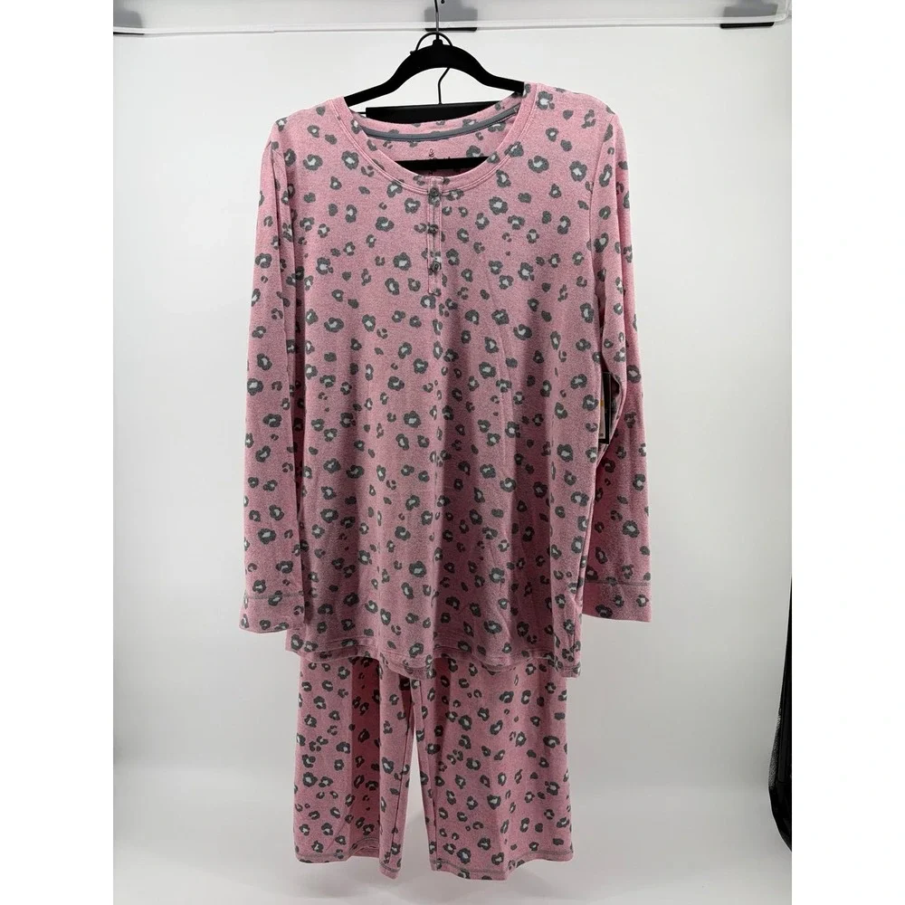 Cuddle Duds, Pajama Set Pink Capri Leopard Print Henley, Straight Leg, Sz  M NWT